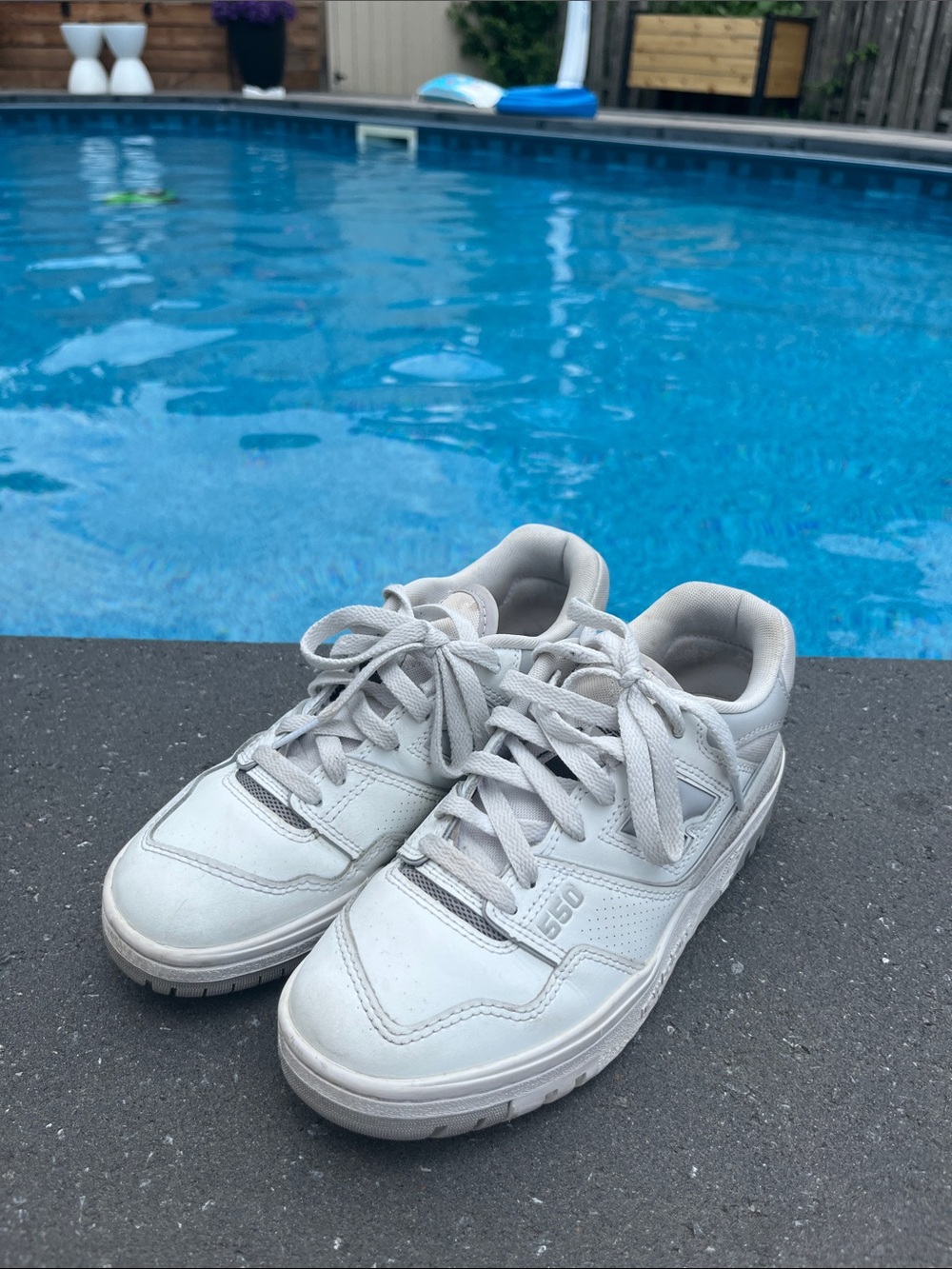 New Balance 550’s White Low-Top Sneakers